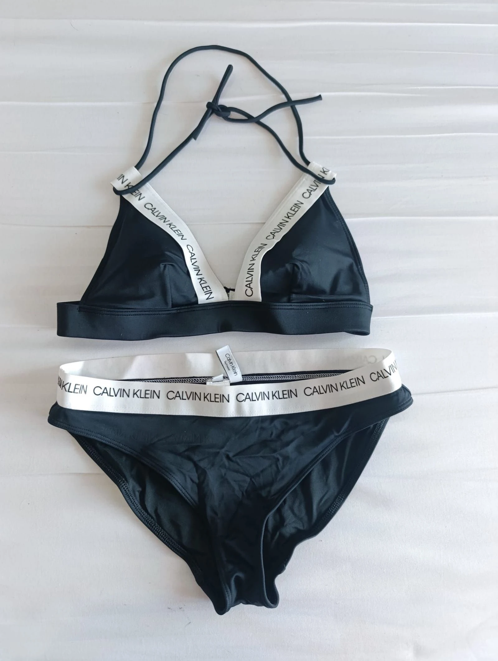 Bikini completo Calvin Klein talla XS 